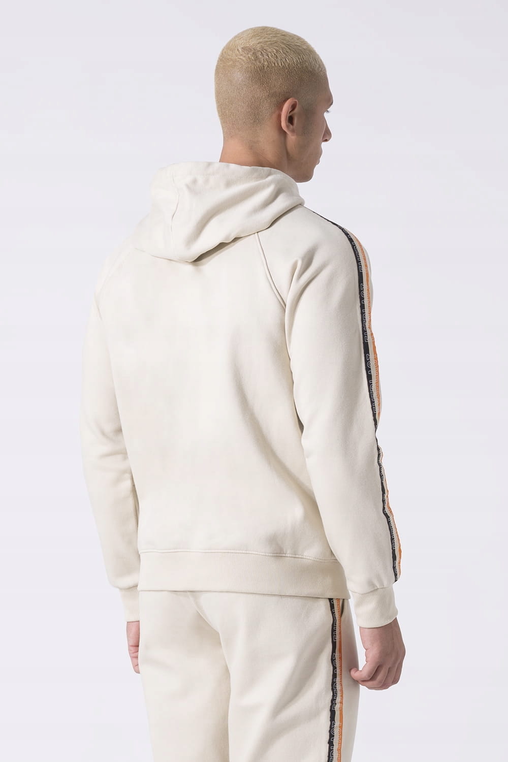 7589085fe02ae843138644b7a387066b.jpg